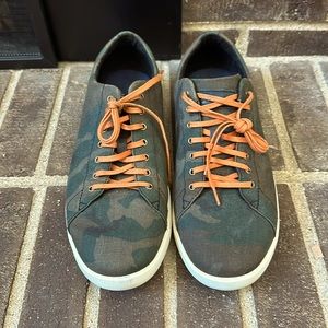Cole Haan Grand ØS Cotton Canvas Low Tops in Camo, Sz. 10.5 - Like New